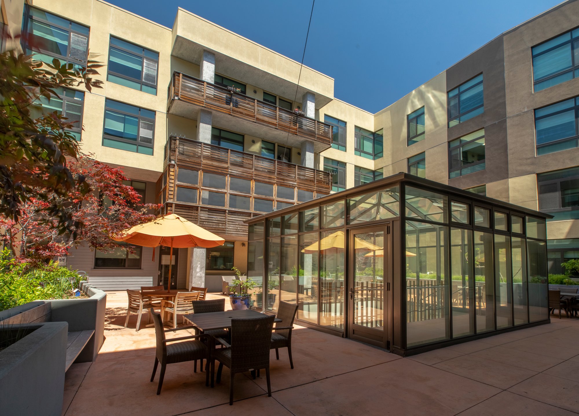 38_Courtyard_22-EBP-MC-Patio-005