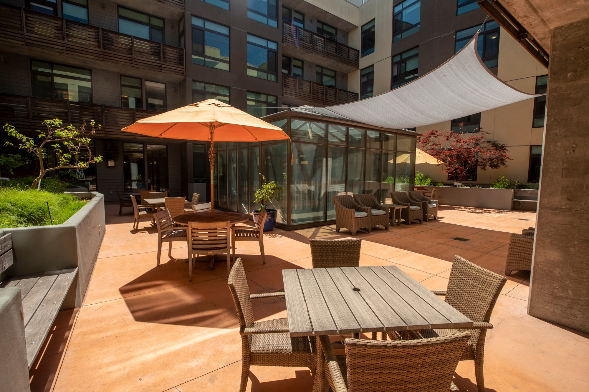 39_Courtyard_22-EBP-MC-Patio-061