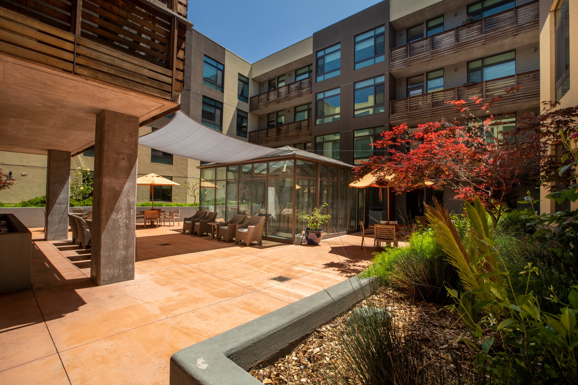 40_Courtyard_22-EBP-MC-Patio-091