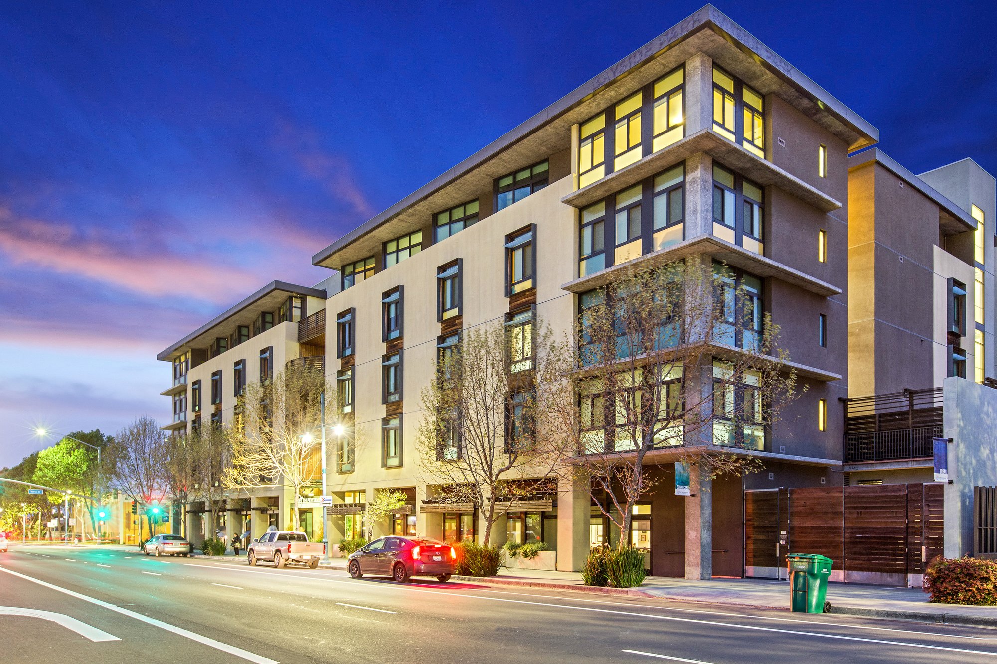 44_Sunset Exterior_EBP_Exterior Twilight_08